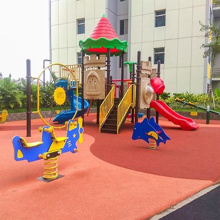 Modern And Comfortable Studio Apartment Springlake Summarecon Near Summarecon By Travelio Bekasi Ngoại thất bức ảnh