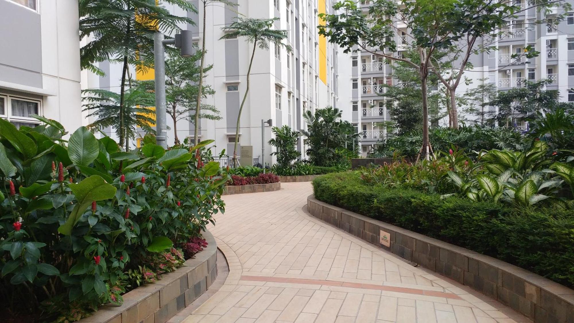 Modern And Comfortable Studio Apartment Springlake Summarecon Near Summarecon By Travelio Bekasi Ngoại thất bức ảnh