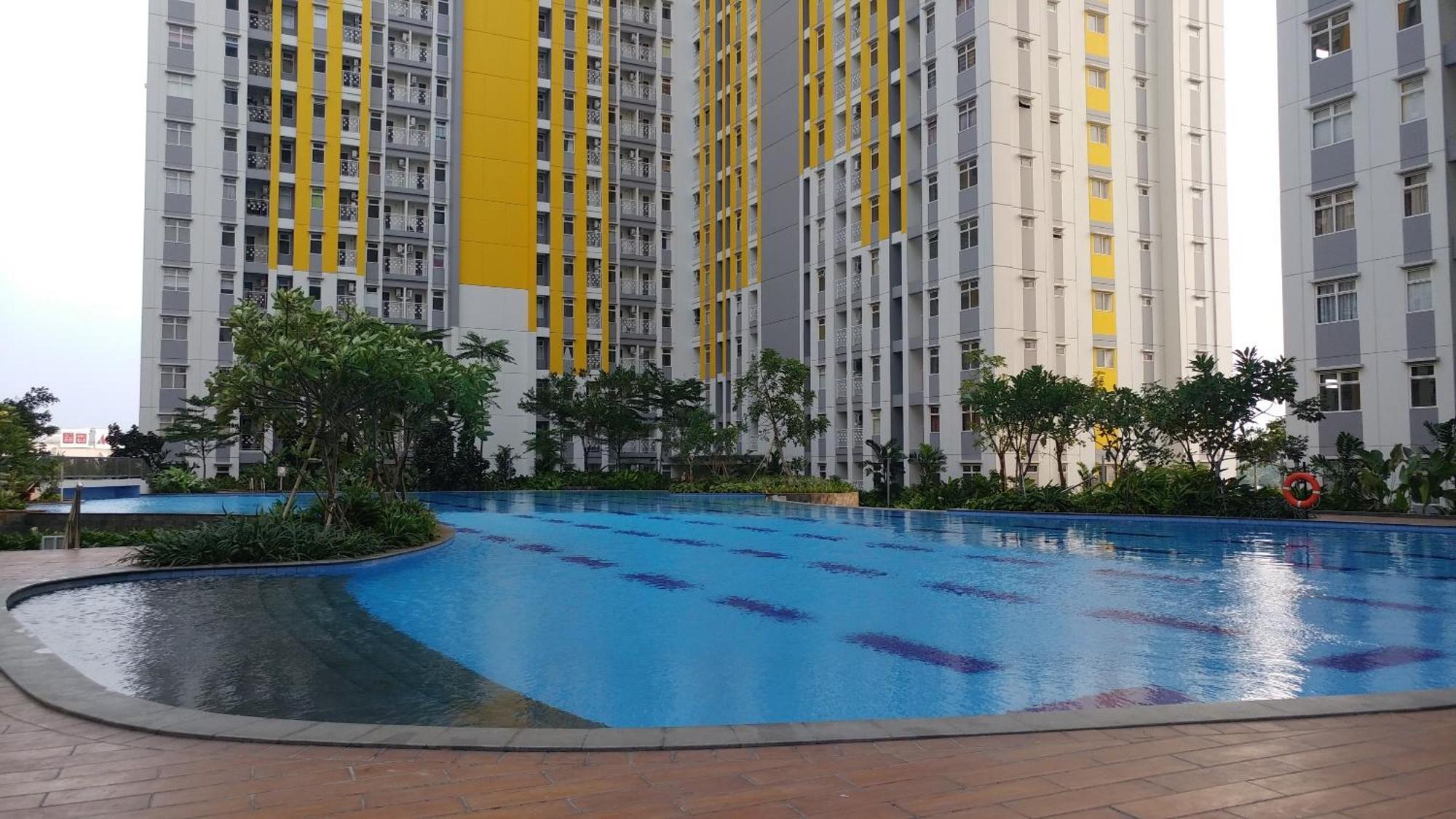 Modern And Comfortable Studio Apartment Springlake Summarecon Near Summarecon By Travelio Bekasi Ngoại thất bức ảnh