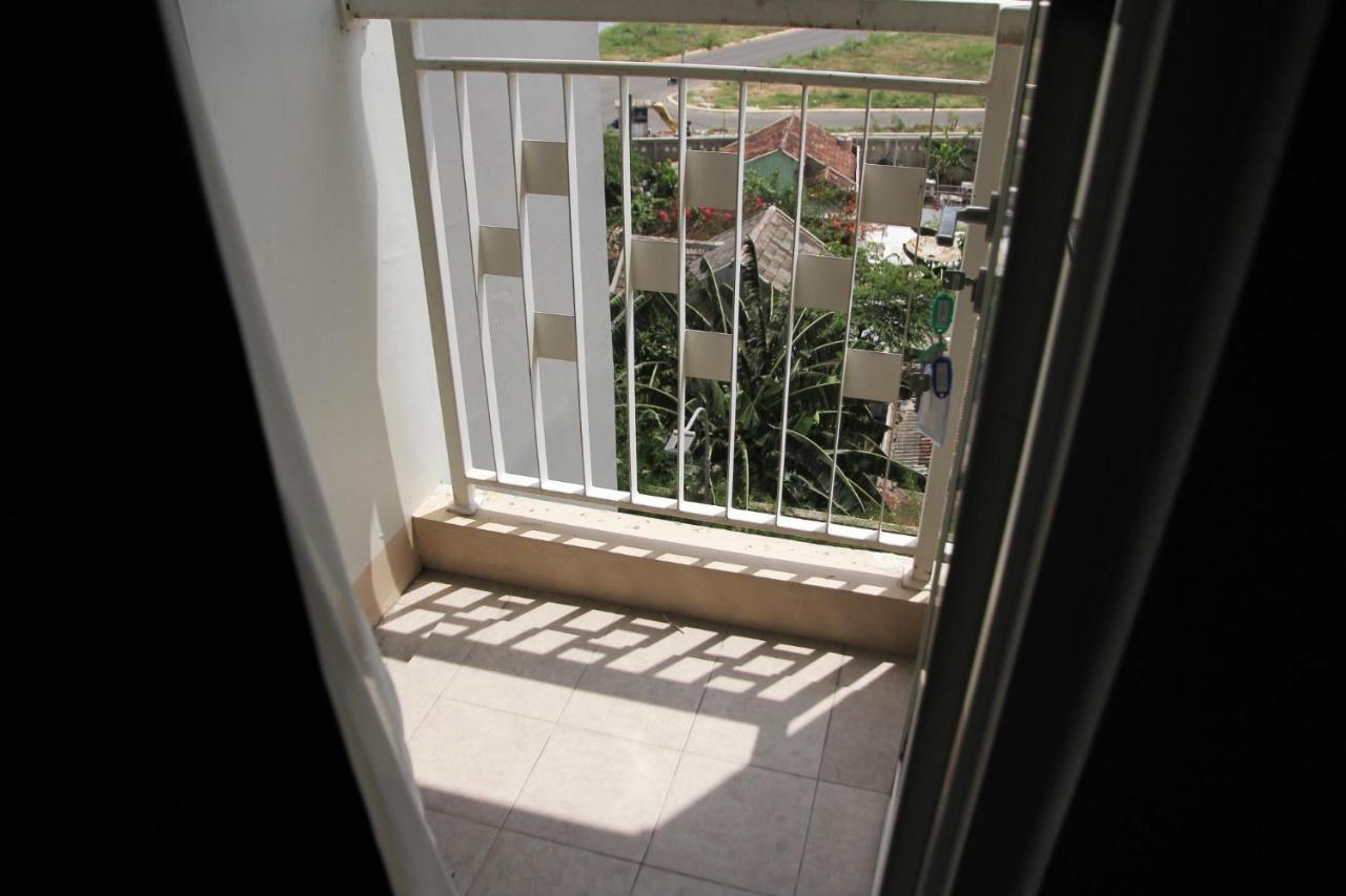 Modern And Comfortable Studio Apartment Springlake Summarecon Near Summarecon By Travelio Bekasi Ngoại thất bức ảnh