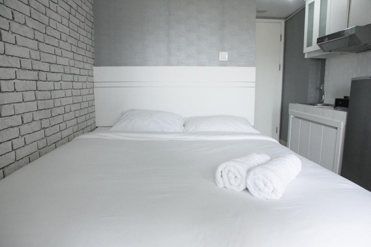 Modern And Comfortable Studio Apartment Springlake Summarecon Near Summarecon By Travelio Bekasi Ngoại thất bức ảnh