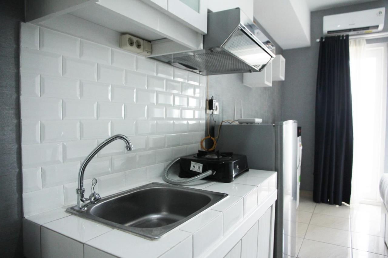 Modern And Comfortable Studio Apartment Springlake Summarecon Near Summarecon By Travelio Bekasi Ngoại thất bức ảnh