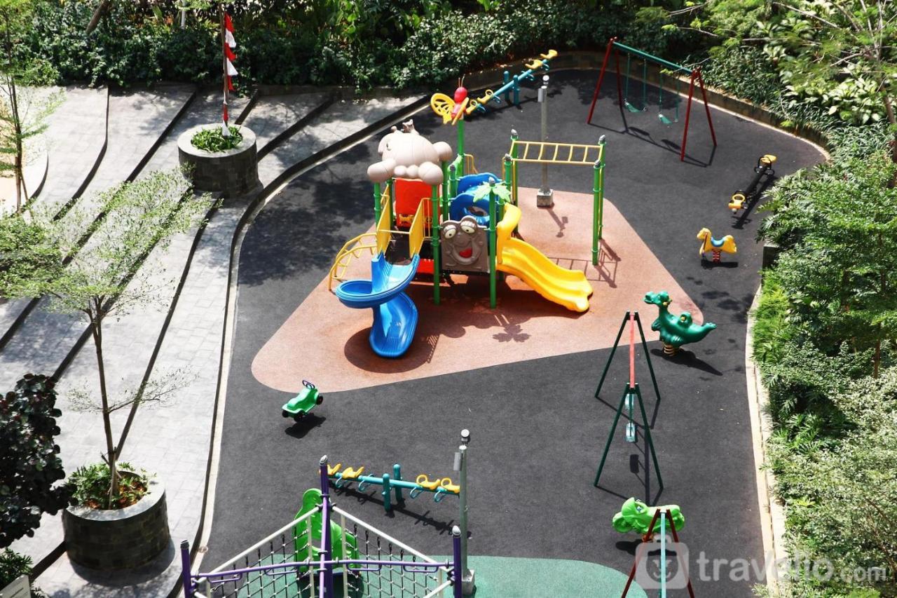 Modern And Comfortable Studio Apartment Springlake Summarecon Near Summarecon By Travelio Bekasi Ngoại thất bức ảnh